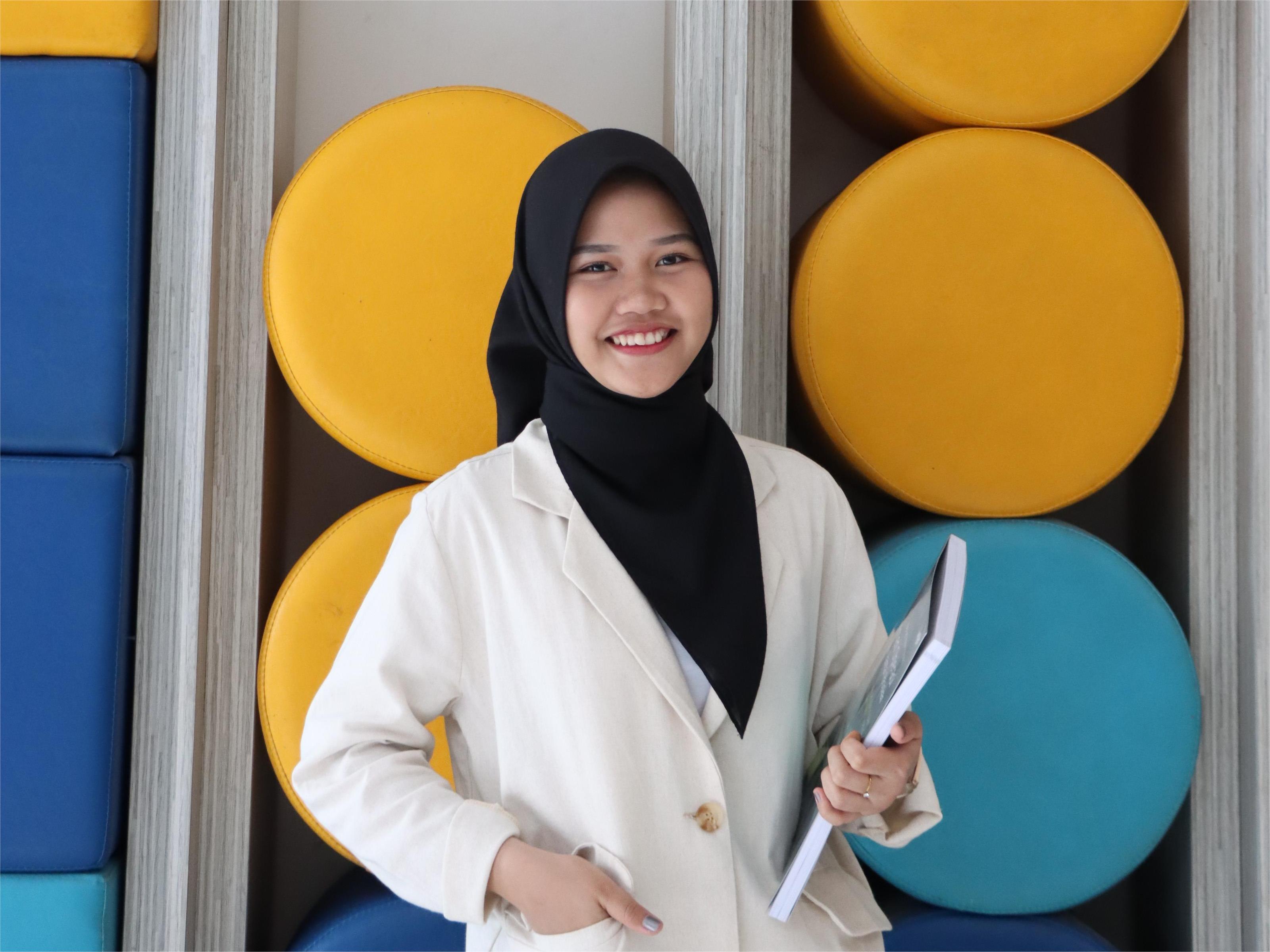 Apakah Tidak Kuliah Bisa Jadi Hambatan Saat Mencari Kerja?