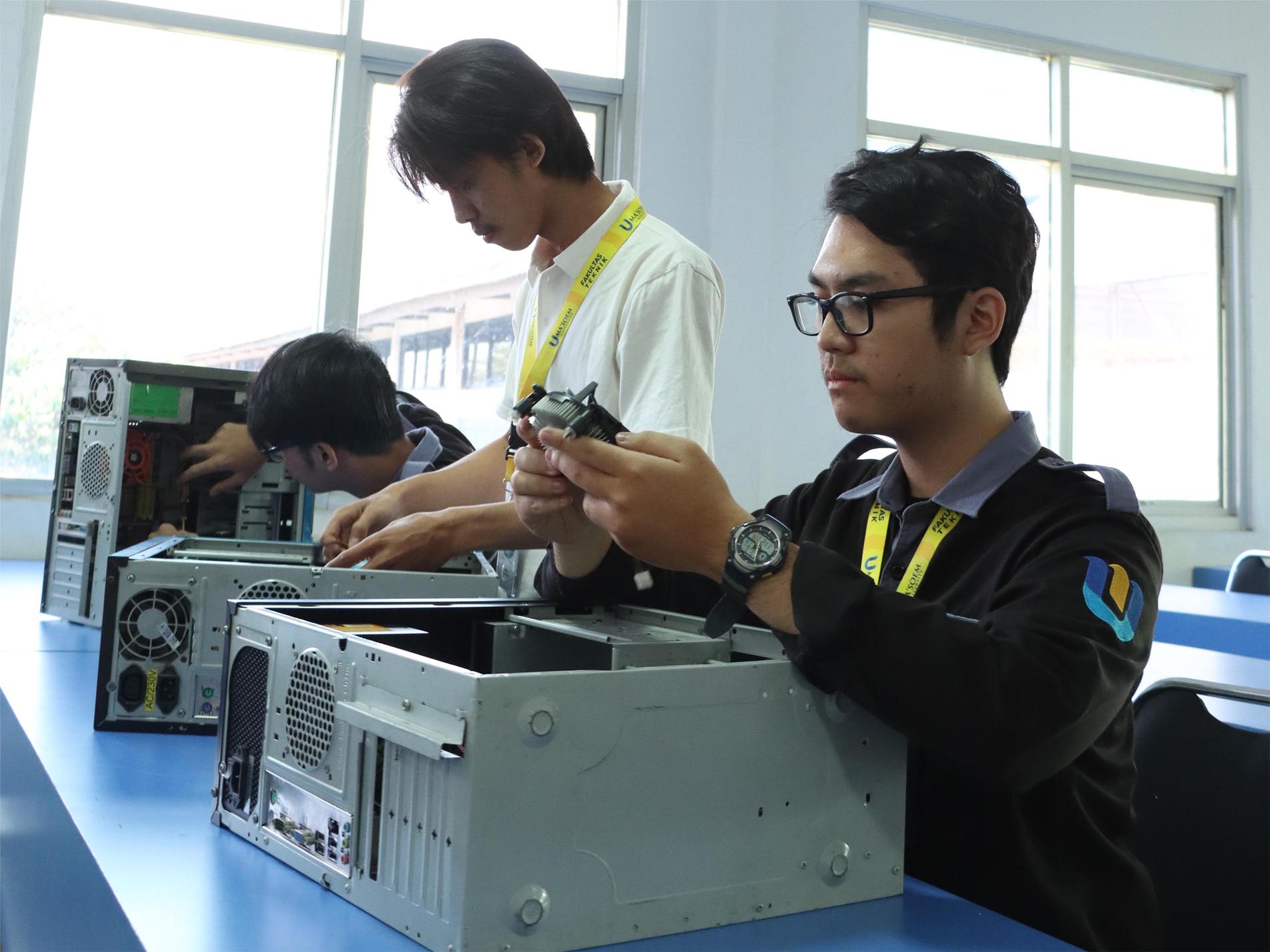 Universitas Swasta Mana yang Punya Jurusan Teknik Industri Terbaik di Indonesia dan Kampus Bagus di Bandung?