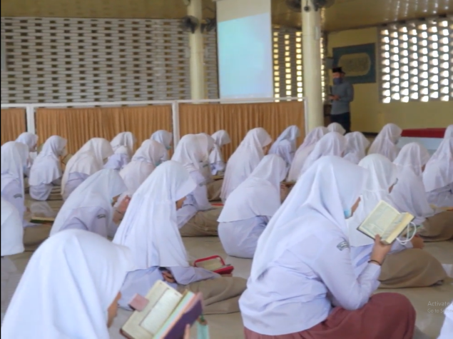 Hafal 6 Juz Al Quran : Gratis Daftar Pesantren Al Masoem