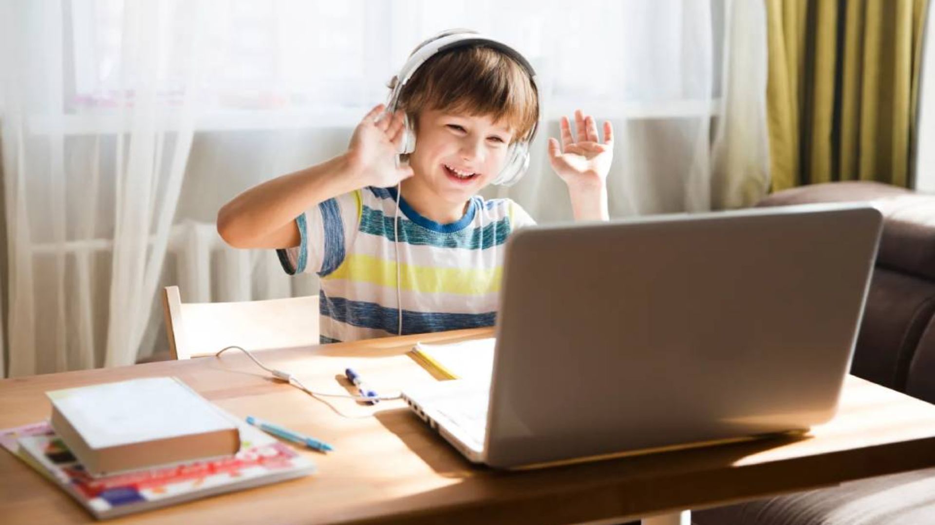 Manfaat dan Tantangan Belajar Online Untuk Anak SD