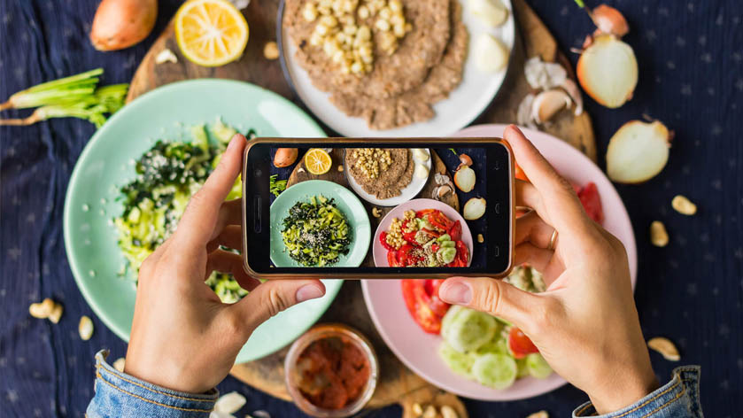 Dari Makanan Viral hingga Diet Seimbang: Peran Food Blogger dalam Edukasi Kuliner
